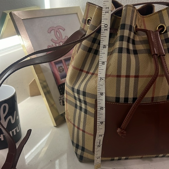 Burberry EUC Drawstring Bucket Crossbody - Picture 5 of 17